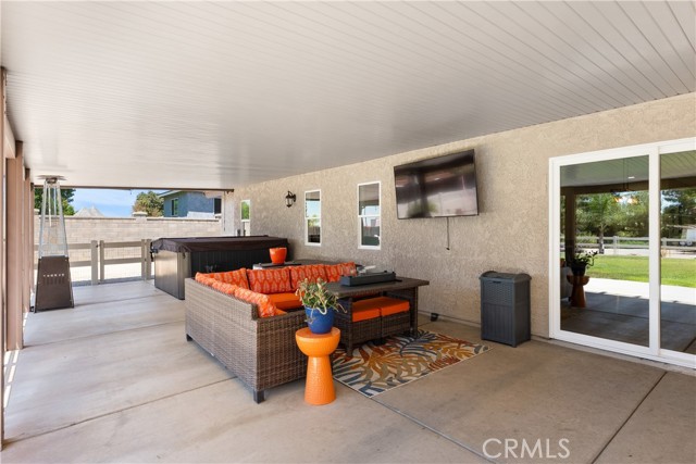 33127 Camelot Drive, Yucaipa CA: https://media.crmls.org/medias/be2ad442-dfd7-45ce-bd73-614c767e1e66.jpg