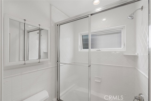 2000 Walnut Avenue, Manhattan Beach CA: https://media.crmls.org/medias/be2adf5e-59d2-4f46-ad0b-e2374d983967.jpg