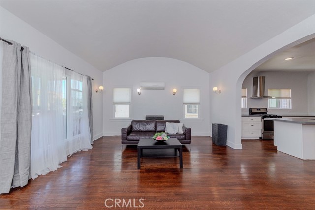 Detail Gallery Image 29 of 39 For 3015 Edgehill Dr, Los Angeles,  CA 90018 - – Beds | – Baths