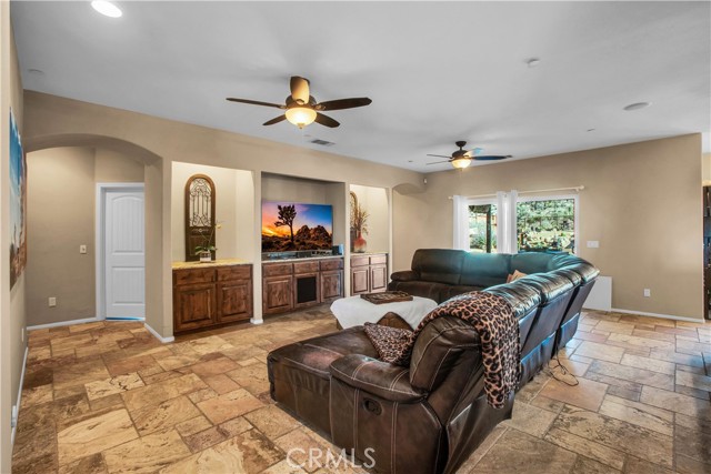 Detail Gallery Image 5 of 75 For 60987 Prescott Trl, Joshua Tree,  CA 92252 - 4 Beds | 3 Baths