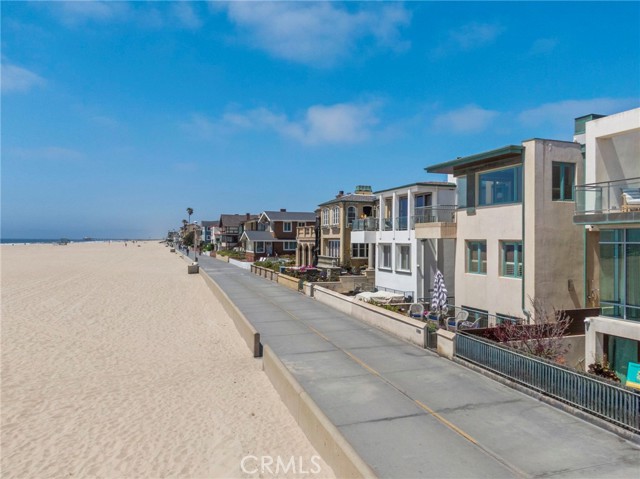 2326 The Strand, Hermosa Beach CA: https://media.crmls.org/medias/be2b4ba1-4d1b-4132-beeb-c5b1facb5be8.jpg
