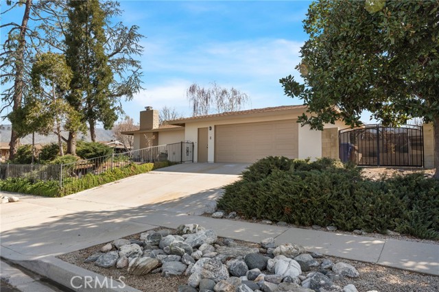 Detail Gallery Image 2 of 39 For 34913 Persimmon Ave, Yucaipa,  CA 92399 - 3 Beds | 2 Baths