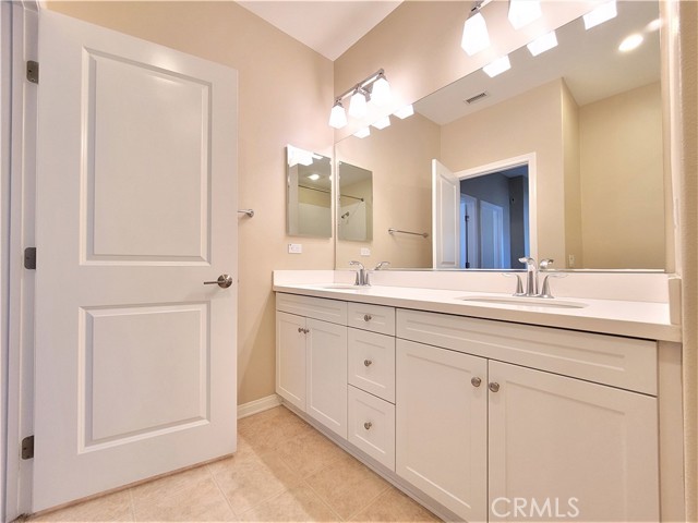 Detail Gallery Image 22 of 29 For 135 Overbrook, Irvine,  CA 92620 - 3 Beds | 2/1 Baths