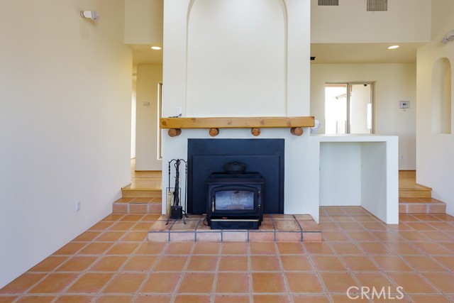10555 Cima Mesa Road, Juniper Hills CA: https://media.crmls.org/medias/be2f615e-903b-4f21-9512-5354c9d9c2f1.jpg