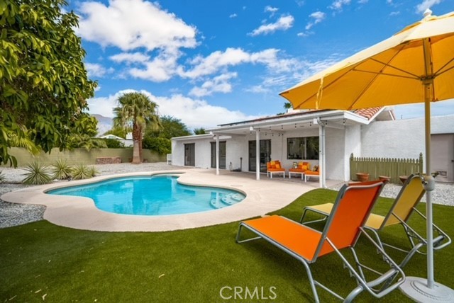 803 E El Conquistador, Palm Springs, CA 92262
