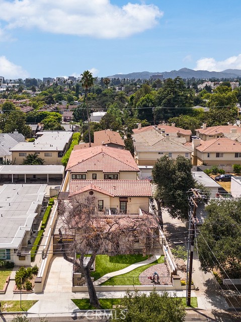 Detail Gallery Image 3 of 23 For 81 N Grand Oaks Ave #102,  Pasadena,  CA 91107 - 2 Beds | 2 Baths