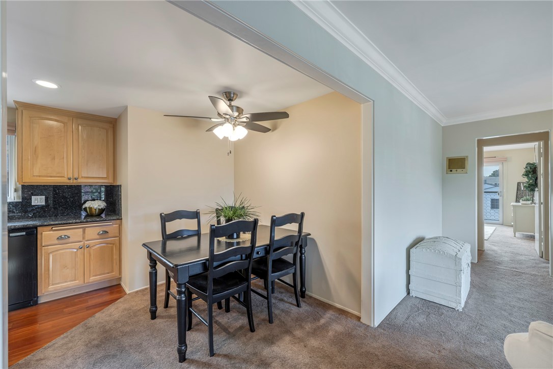 Detail Gallery Image 6 of 36 For 2500 E 2nd St #302,  Long Beach,  CA 90803 - 2 Beds | 2 Baths