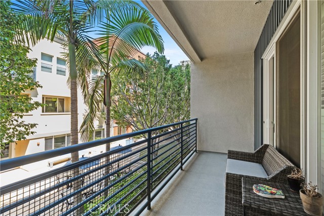 300 E 4th Street, Long Beach CA: https://media.crmls.org/medias/be32448c-86d6-4de7-a49e-26e28cff5ee2.jpg