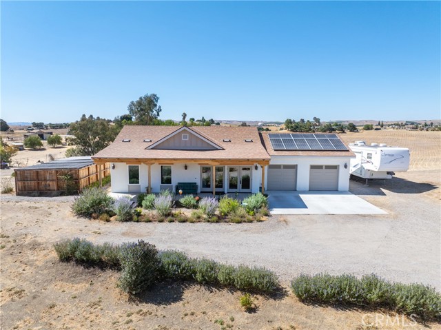 1875 Rancho Lomas Way, San Miguel CA: https://media.crmls.org/medias/be33434c-7da9-42fc-a10e-eabdb828ed75.jpg