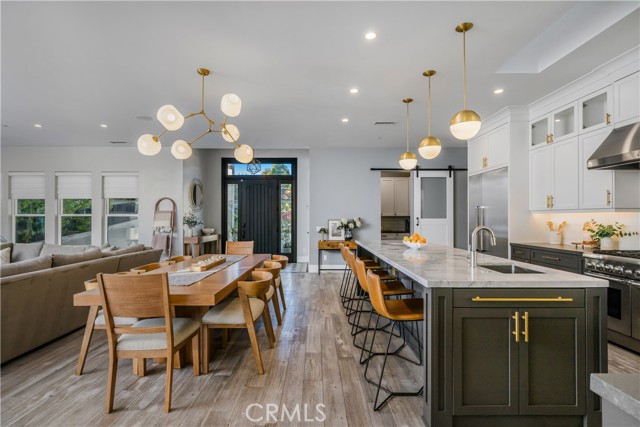 Detail Gallery Image 2 of 64 For 2318 Vista Grande, Vista,  CA 92084 - 5 Beds | 4 Baths