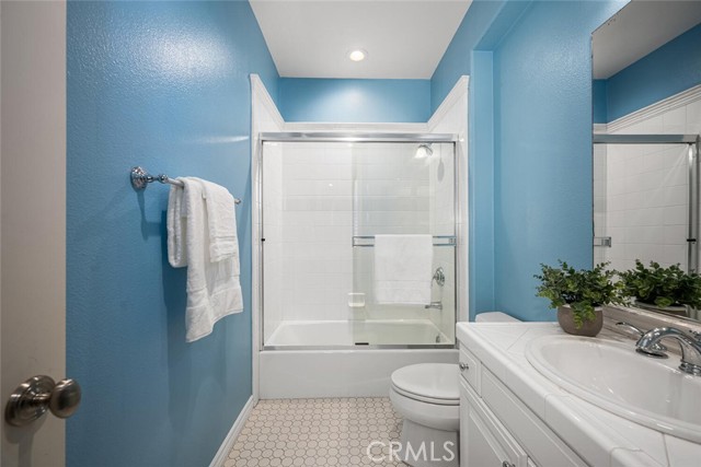 978 Heron Circle, Seal Beach CA: https://media.crmls.org/medias/be3443dc-3a31-4e8a-9a74-7e440fbf3030.jpg