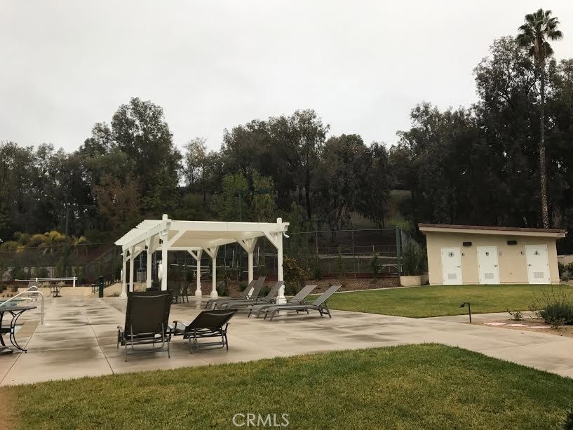 https://media.crmls.org/medias/be3492b9-6180-4768-bdda-371722ff489d.jpg?preset=X-Large