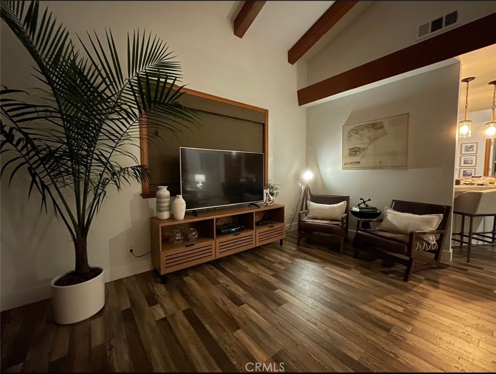 https://media.crmls.org/medias/be3492ee-0b6a-4860-92a4-7f8426ee82e0.jpg?preset=X-Large
