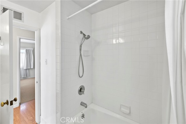 604 Marguerite Avenue, Corona del Mar CA: https://media.crmls.org/medias/be34d09b-1fc5-400c-828a-e58b74913a59.jpg