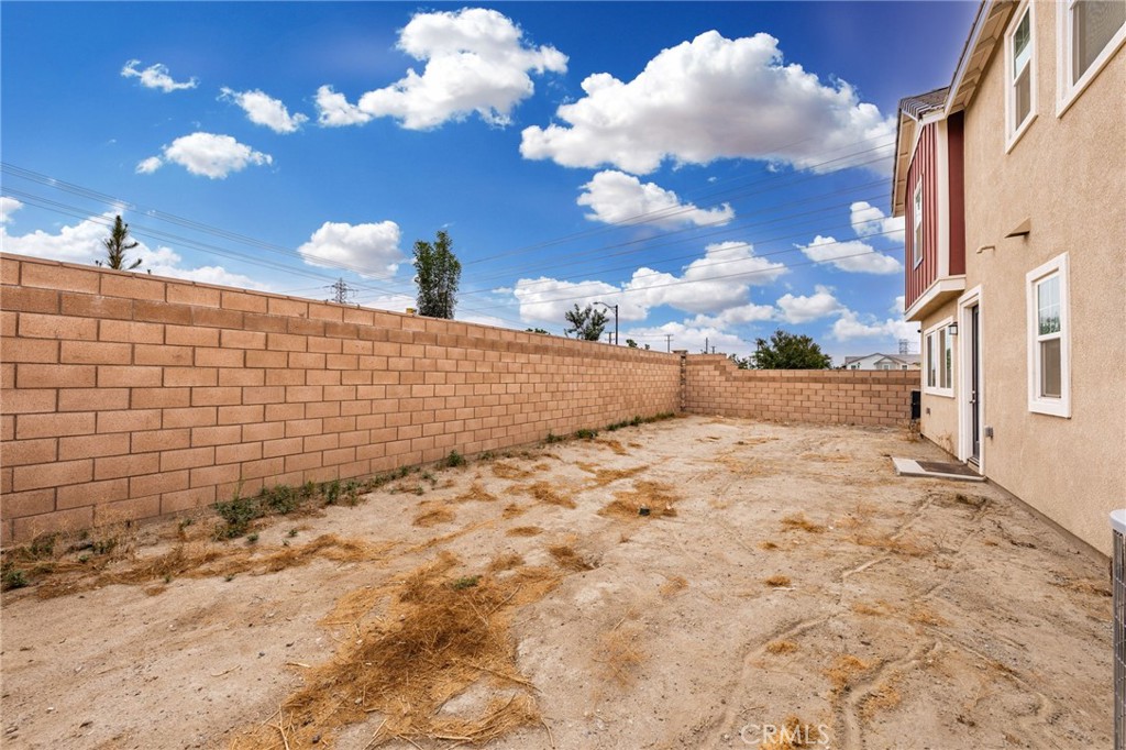 https://media.crmls.org/medias/be34f047-5a83-49ed-9458-ca509b281a74.jpg?preset=X-Large