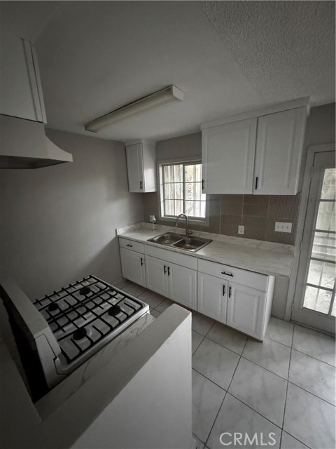 Detail Gallery Image 4 of 9 For 1417 Saint Louis, Long Beach,  CA 90804 - – Beds | – Baths