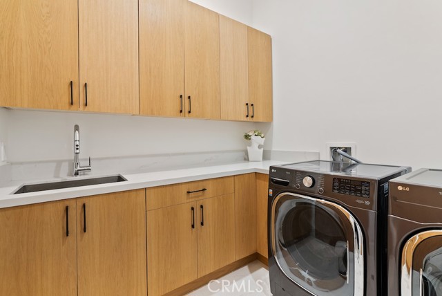 5727 Cahill Avenue, Tarzana CA: https://media.crmls.org/medias/be356784-8536-4302-bd79-841f2ae7902c.jpg