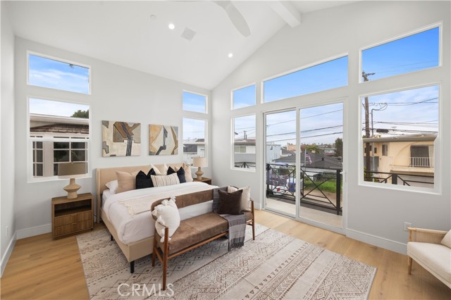 1212 19th Street, Hermosa Beach, California 90254, 4 Bedrooms Bedrooms, ,4 BathroomsBathrooms,Residential,For Sale,19th,SB26062974