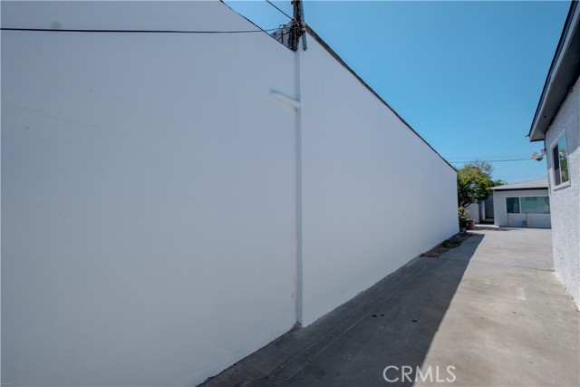 Detail Gallery Image 8 of 38 For 2841 E. Imperial Hwy., Lynwood,  CA 90262 - 5 Beds | 2 Baths