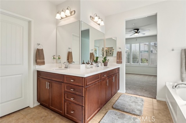 1340 Corte Alamonte, Hemet CA: https://media.crmls.org/medias/be369dbe-4bfb-4864-a2a2-29d76ea05067.jpg