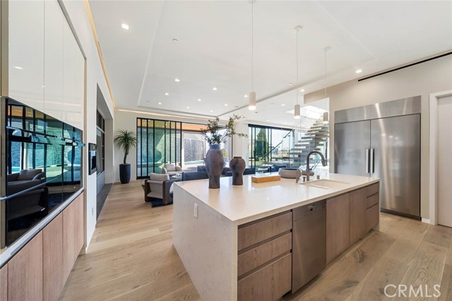 1947 Glencoe Way, Los Angeles CA: https://media.crmls.org/medias/be36b307-22d0-4c64-a99d-23a49f53591f.jpg