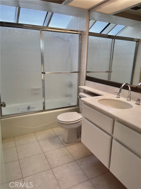 27832 Esporlas, Mission Viejo CA: https://media.crmls.org/medias/be36cc05-c9a2-47b8-8bda-ae678864ffdd.jpg