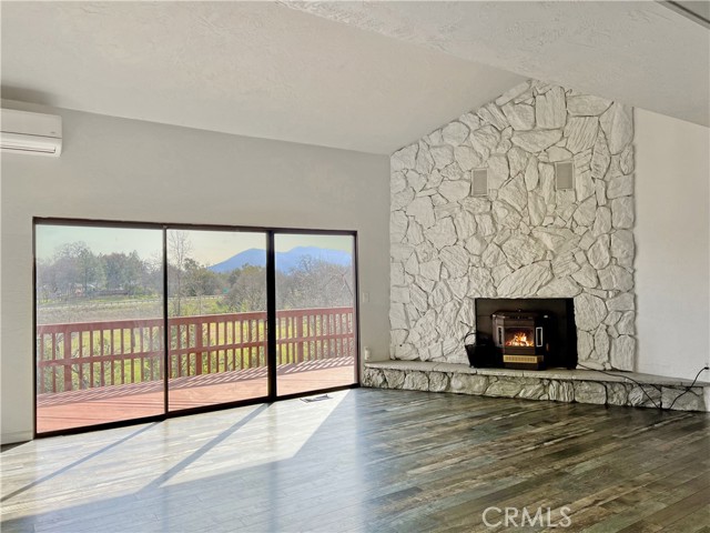 60 Shirley Court, Lakeport CA: https://media.crmls.org/medias/be3782bf-5c59-43fa-a683-facaab8a3604.jpg