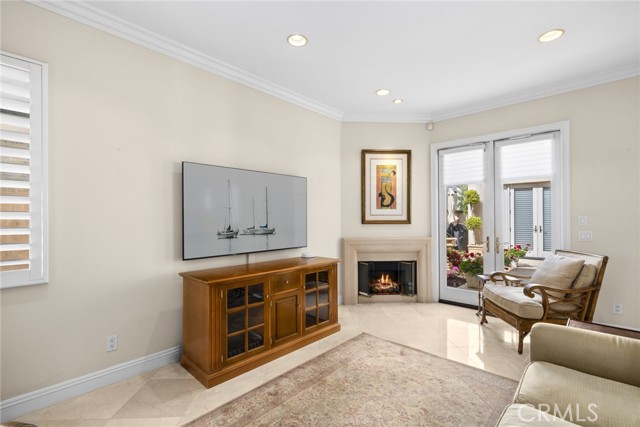 Detail Gallery Image 18 of 48 For 521 via Lido Nord, Newport Beach,  CA 92663 - 5 Beds | 4/2 Baths