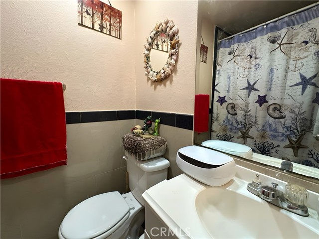 Detail Gallery Image 8 of 17 For 600 W 3rd St #A109,  Santa Ana,  CA 92701 - 2 Beds | 1 Baths