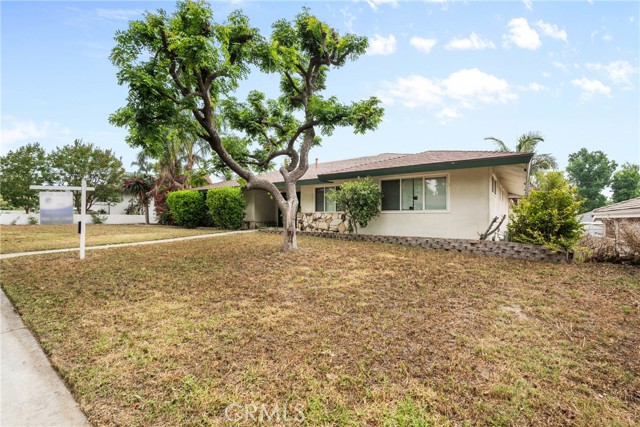 1754 N 1st Avenue, Upland CA: https://media.crmls.org/medias/be389ffe-732c-4ea2-b62c-ea060b838def.jpg