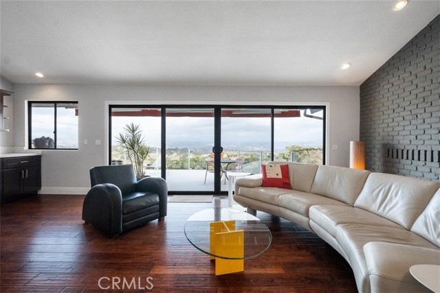 5088 San Jacinto Circle West, Fallbrook CA: https://media.crmls.org/medias/be3934b2-07f2-4c59-9855-9bc1a54aa56f.jpg
