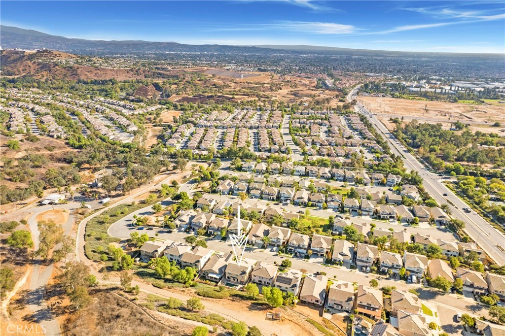 https://media.crmls.org/medias/be396794-2984-4f37-ae36-c09f9045db07.jpg?preset=X-Large