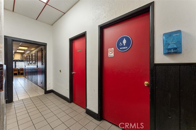 320 W Foothill Blvd, Upland CA: https://media.crmls.org/medias/be39ae12-39a0-48a4-a9d6-dc3af5ae8ea6.jpg