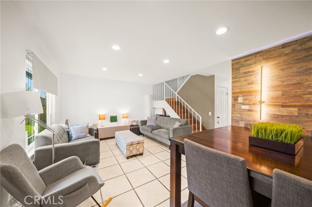 Detail Gallery Image 4 of 27 For 2921 S Sycamore St #E,  Santa Ana,  CA 92707 - 3 Beds | 1/1 Baths