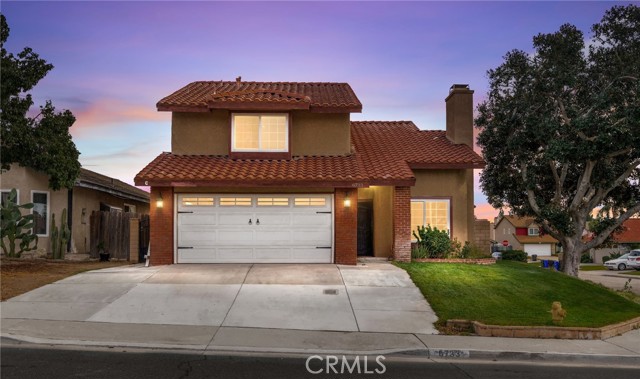 Detail Gallery Image 1 of 19 For 6733 Newport Ct, Fontana,  CA 92336 - 4 Beds | 2/1 Baths