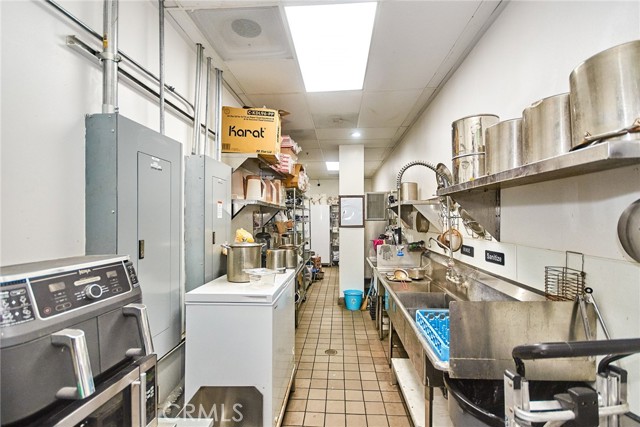 0 400 Disney Way, Anaheim CA: https://media.crmls.org/medias/be3a830d-ac28-4b10-b345-83dbba41b085.jpg
