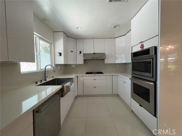 Detail Gallery Image 5 of 16 For 445 N Live Oak Ave, Glendora,  CA 91741 - 2 Beds | 2 Baths