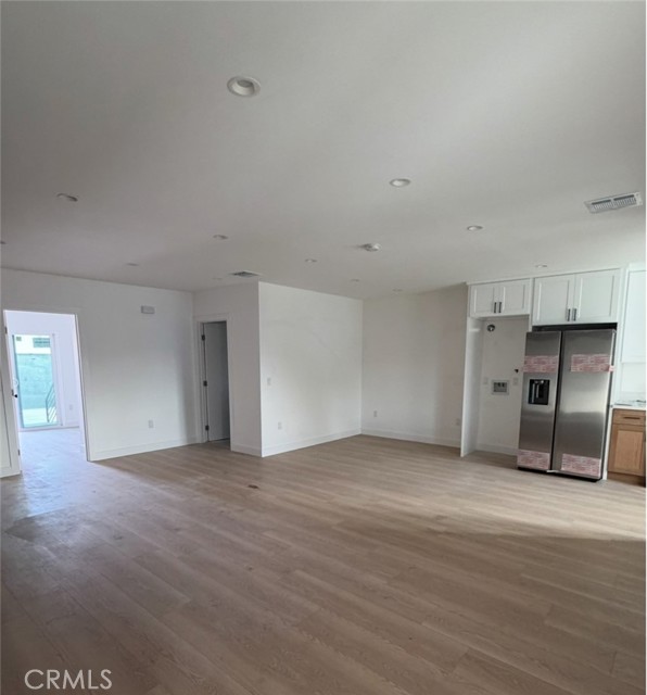 Detail Gallery Image 11 of 14 For 9326 Holmes Ave, Los Angeles,  CA 90002 - 4 Beds | 3 Baths