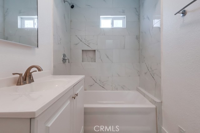 1009 Coronado Avenue, Long Beach CA: https://media.crmls.org/medias/be3c8d1f-e77d-4212-a3e7-925725323cbc.jpg