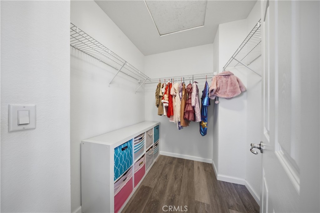 https://media.crmls.org/medias/be3ca11b-0852-4185-acc5-58c4657d04b6.jpg?preset=X-Large