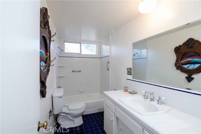 22654 Dolorosa Street, Woodland Hills CA: https://media.crmls.org/medias/be3ca877-d373-4148-a226-90aac7731434.jpg