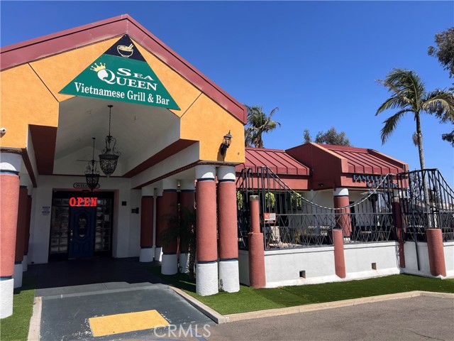 965 W Foothill Boulevard, Upland CA: https://media.crmls.org/medias/be3cb419-11e8-4213-abac-5544aab62267.jpg
