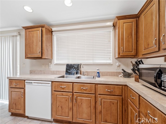 Detail Gallery Image 19 of 51 For 12172 Ailanthus Rd, Phelan,  CA 92371 - 4 Beds | 3 Baths