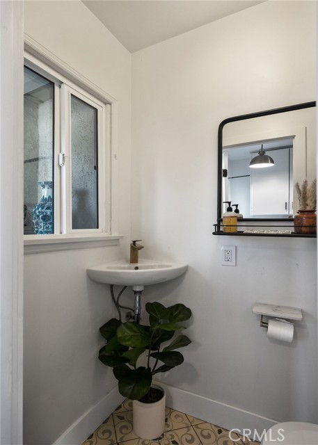 Detail Gallery Image 18 of 40 For 1924 S Averill Ave, San Pedro,  CA 90732 - 3 Beds | 1/1 Baths