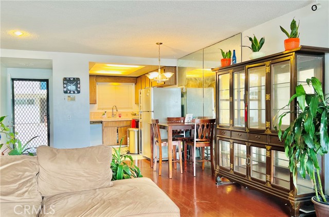 Detail Gallery Image 14 of 29 For 3939 E Allin St #102,  Long Beach,  CA 90803 - 2 Beds | 1 Baths