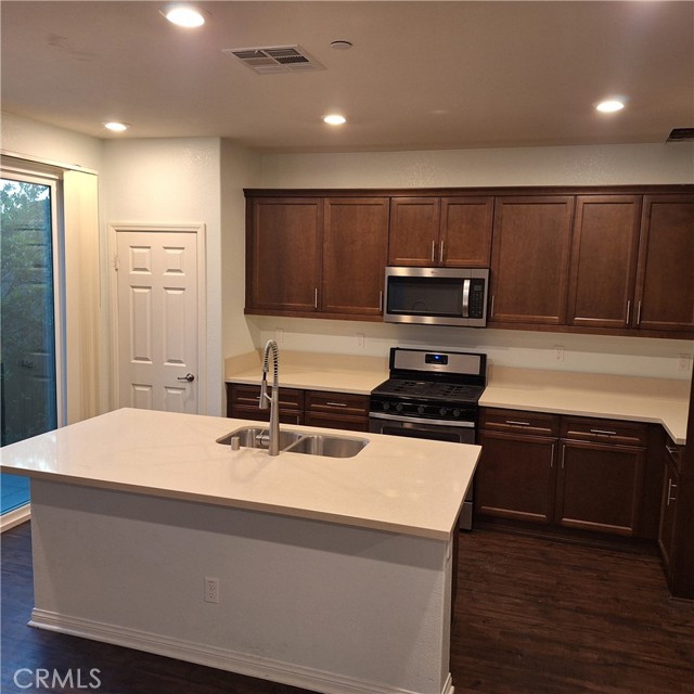 825 Parisa Place, Upland CA: https://media.crmls.org/medias/be409731-3a61-4980-9f3c-441db959b6df.jpg