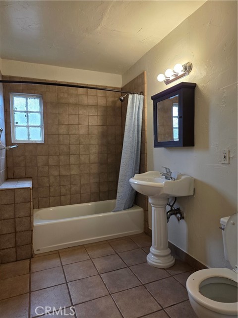 Detail Gallery Image 7 of 15 For 3717 Briscoe St, Riverside,  CA 92506 - 3 Beds | 2 Baths