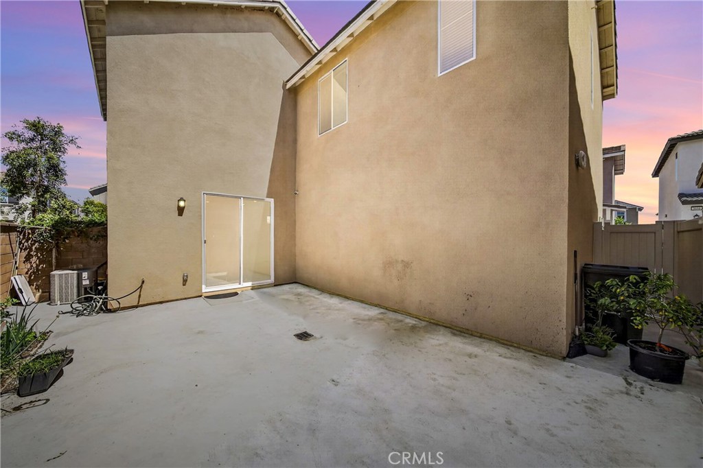 https://media.crmls.org/medias/be413922-c0af-4181-b982-2c5308082bb6.jpg?preset=X-Large