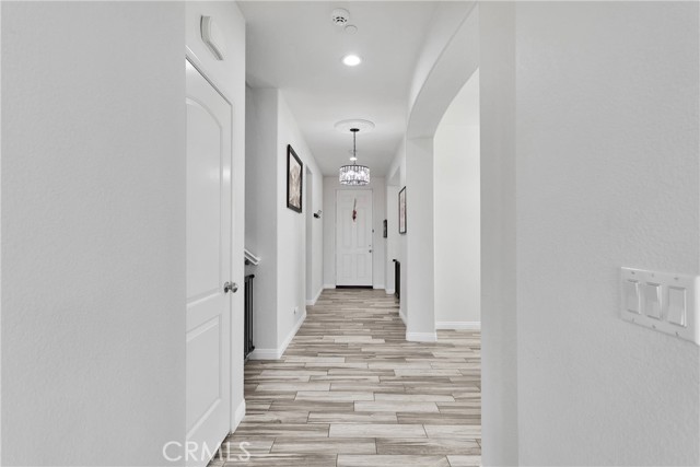 Detail Gallery Image 5 of 49 For 13458 Snowdrop Ct, Victorville,  CA 92394 - 5 Beds | 3 Baths