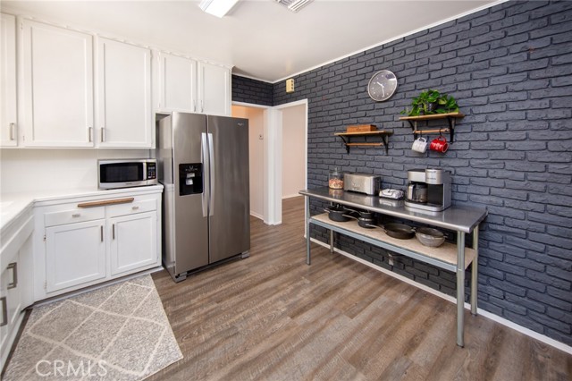7838 Hazeltine Avenue, Panorama City CA: https://media.crmls.org/medias/be420e54-e5d9-49fa-a1d9-8d60b3c4062e.jpg